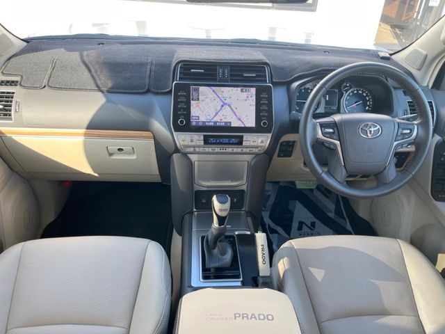 TOYOTA LANDCRUISER PRADO 2022 Image 31