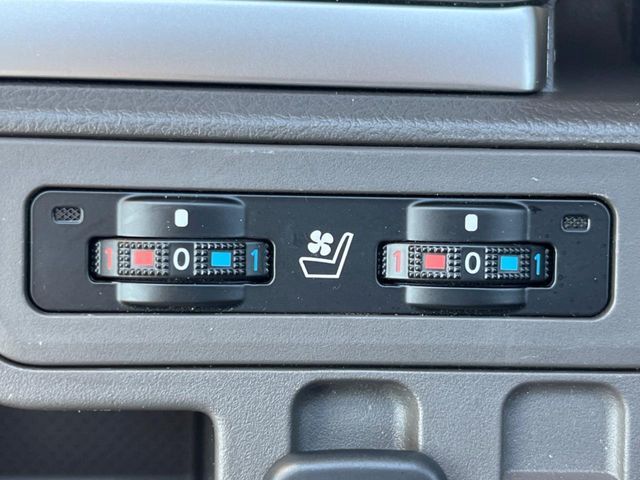 TOYOTA LANDCRUISER PRADO 2022 Image 31