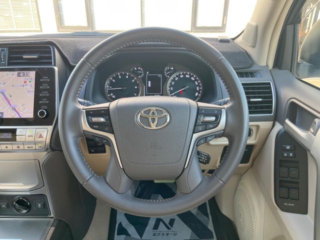 TOYOTA LANDCRUISER PRADO 2022 Image 31