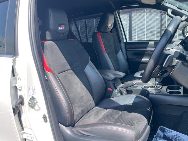 TOYOTA HILUX 4WD 2023 Image 31