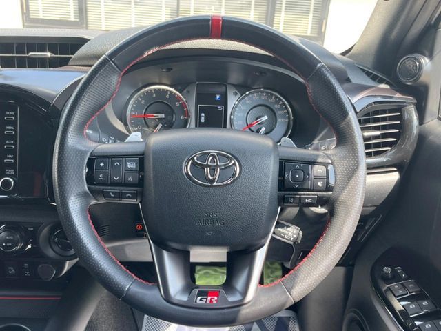TOYOTA HILUX 4WD 2023 Image 31