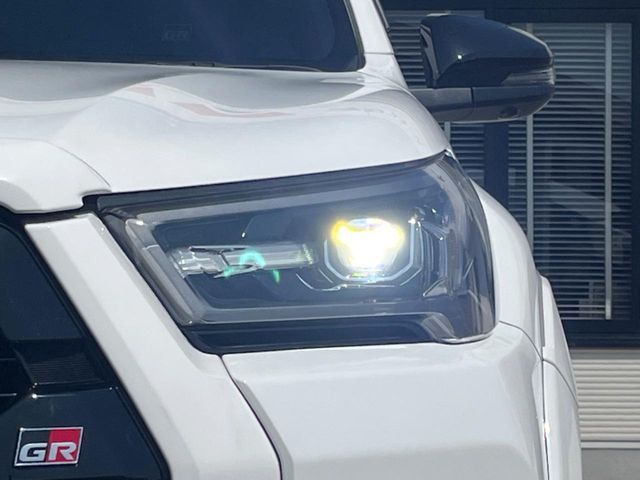 TOYOTA HILUX 4WD 2023 Image 31