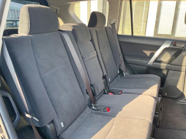 TOYOTA LANDCRUISER PRADO 2018 Image 31