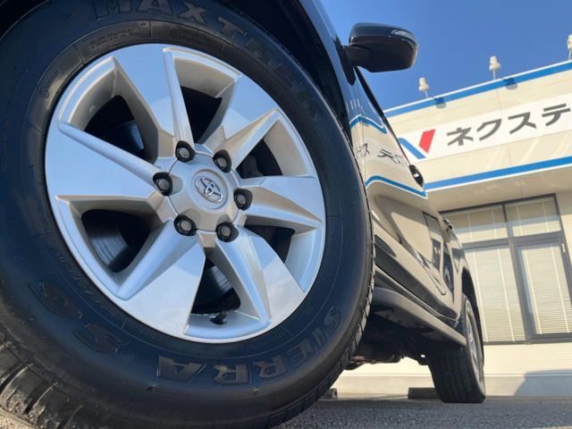 TOYOTA LANDCRUISER PRADO 2018 Image 31