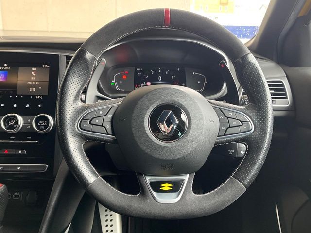 RENAULT MEGANE HATCH 2021 Image 31