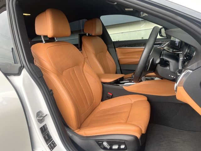 BMW 6SERIES GRAN TUR 2019 Image 31