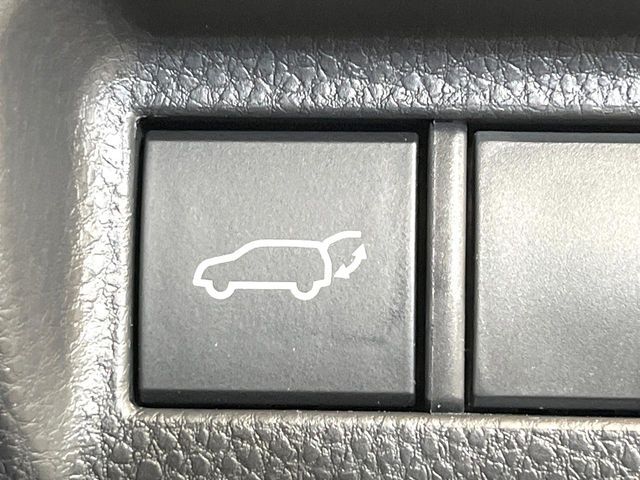 TOYOTA HARRIER HYBRID 2023 Image 31