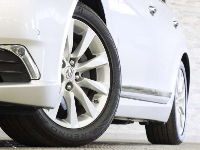 TOYOTA LEXUS LS460 2012 Image 31