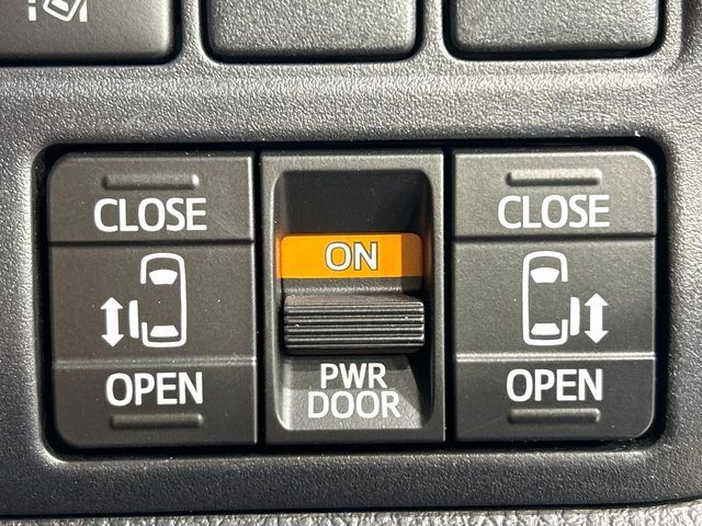 TOYOTA VOXY 2020 Image 31