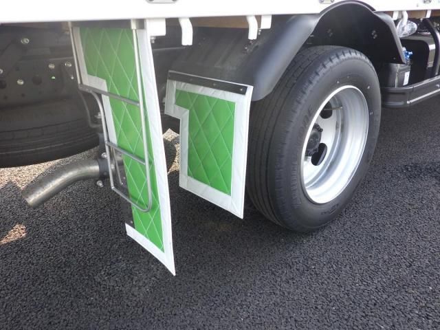 MITSUBISHI CANTER 2024 Image 31