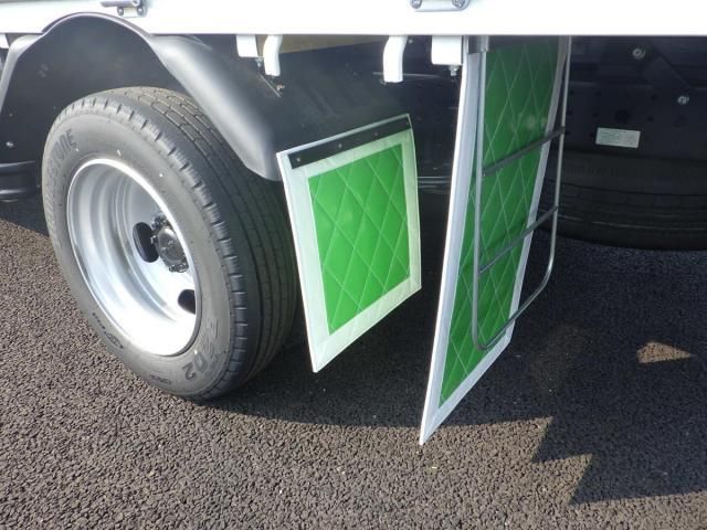 MITSUBISHI CANTER 2024 Image 31