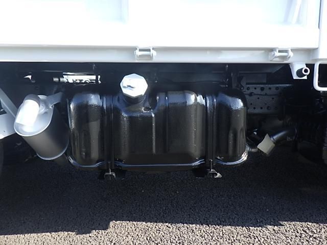 ISUZU ELF 2012 Image 31