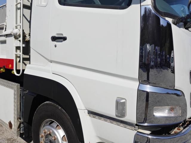 MITSUBISHI FUSOU SUPER GREAT 2013 Image 31