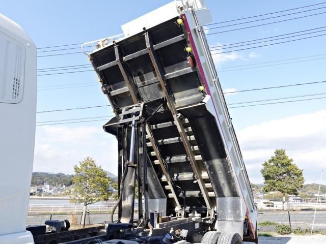 MITSUBISHI FUSOU SUPER GREAT 2013 Image 31