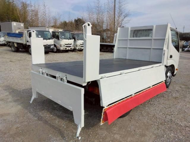 HINO DUTRO 2013 Image 31