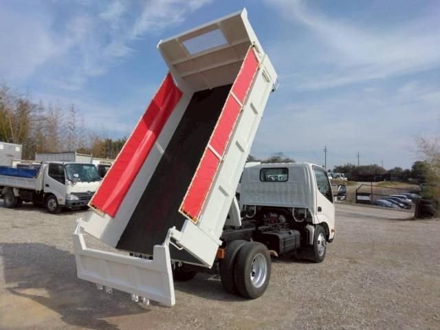 HINO DUTRO 2013 Image 31