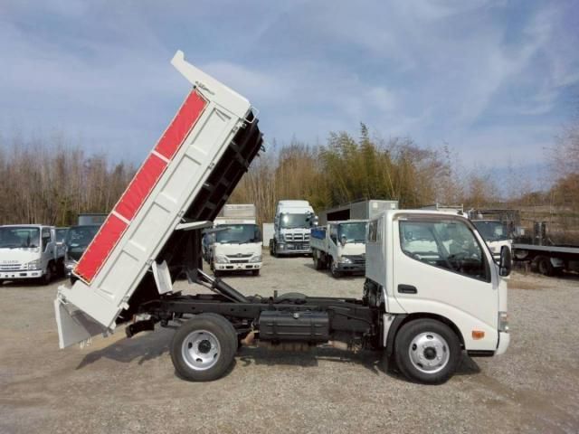 HINO DUTRO 2013 Image 31