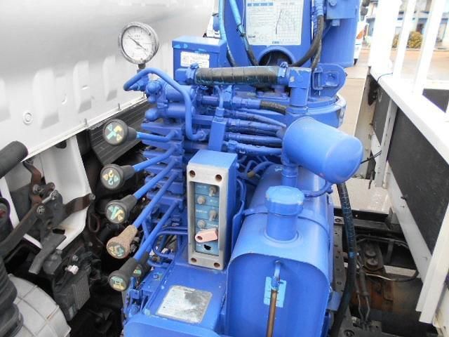 HINO DUTRO 2010 Image 31