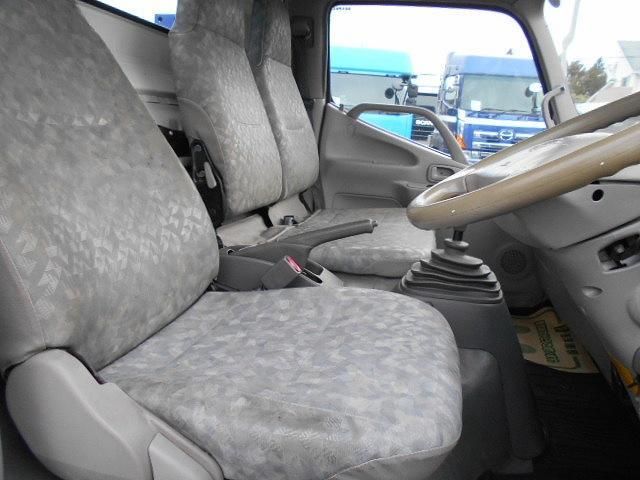 HINO DUTRO 2010 Image 31