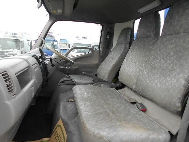 HINO DUTRO 2010 Image 31