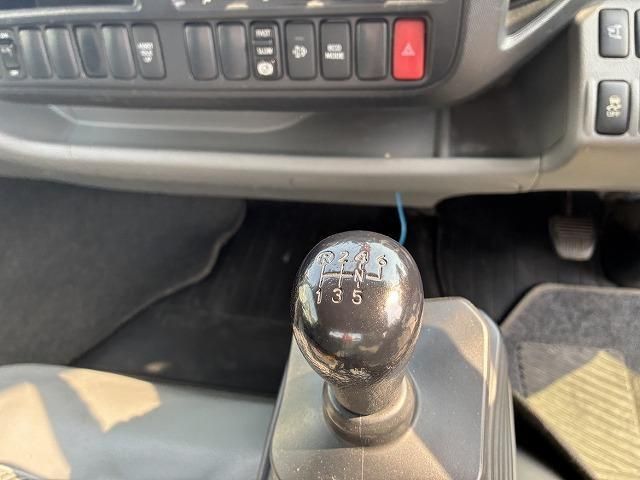 HINO DUTRO 2017 Image 31