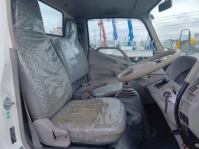 HINO DUTRO 2010 Image 31