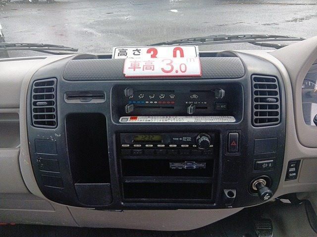 HINO DUTRO 2010 Image 31