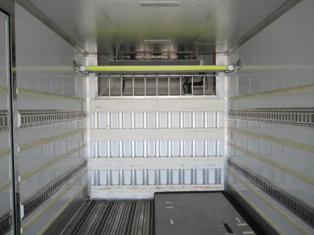 MITSUBISHI FUSOU SUPER GREAT 2017 Image 31