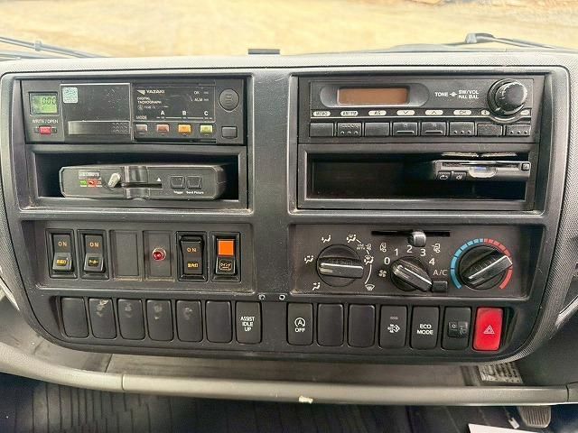 HINO DUTRO 2014 Image 31