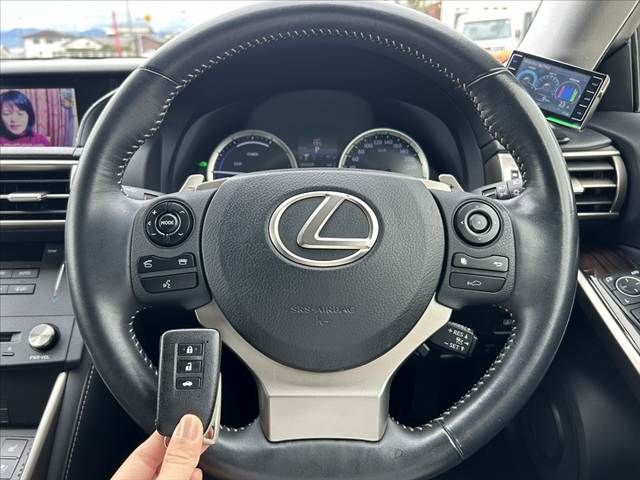 TOYOTA LEXUS IS300H 2014 Image 31