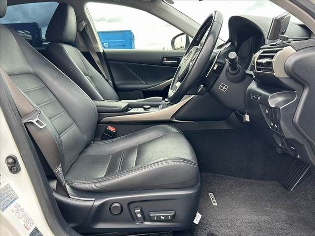 TOYOTA LEXUS IS300H 2014 Image 31