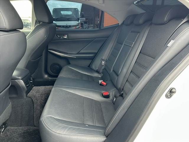 TOYOTA LEXUS IS300H 2014 Image 31