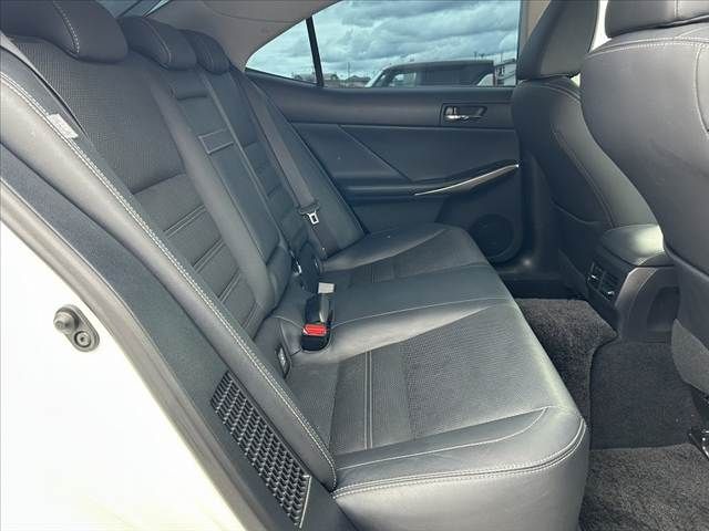 TOYOTA LEXUS IS300H 2014 Image 31