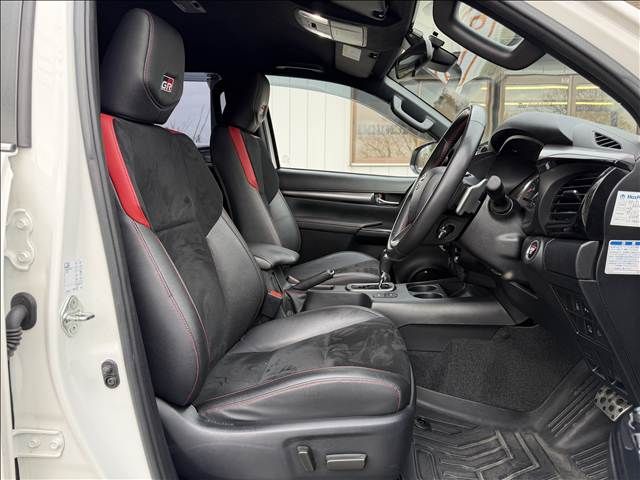 TOYOTA HILUX 4WD 2023 Image 31