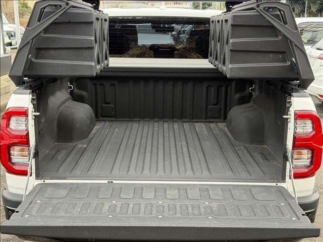 TOYOTA HILUX 4WD 2023 Image 31