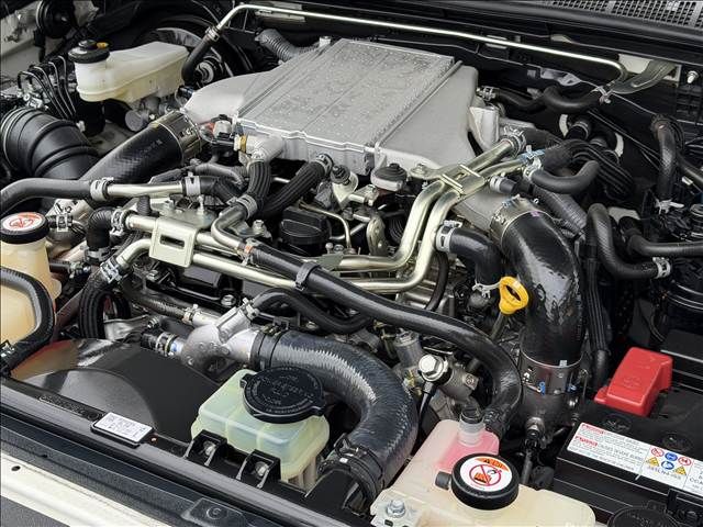 TOYOTA HILUX 4WD 2023 Image 31