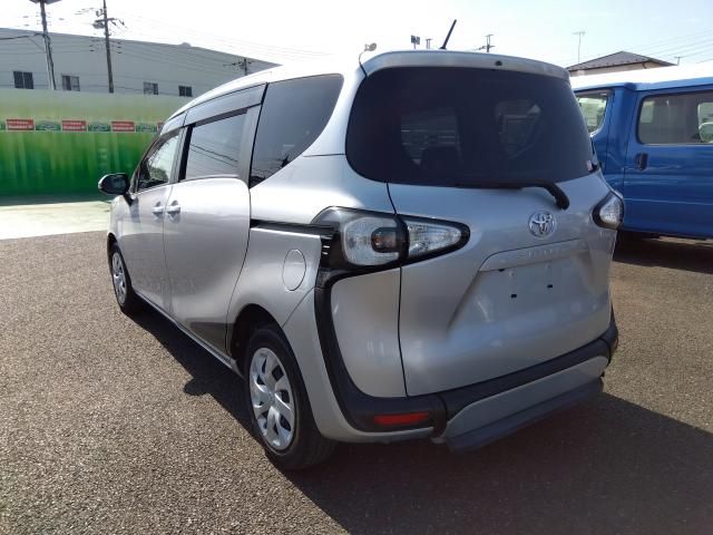 TOYOTA SIENTA 2015 Image 31