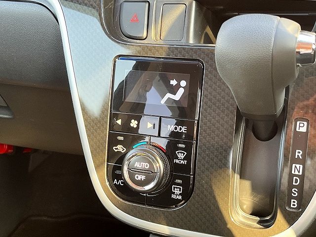 DAIHATSU MOVE CUSTOM 2016 Image 31