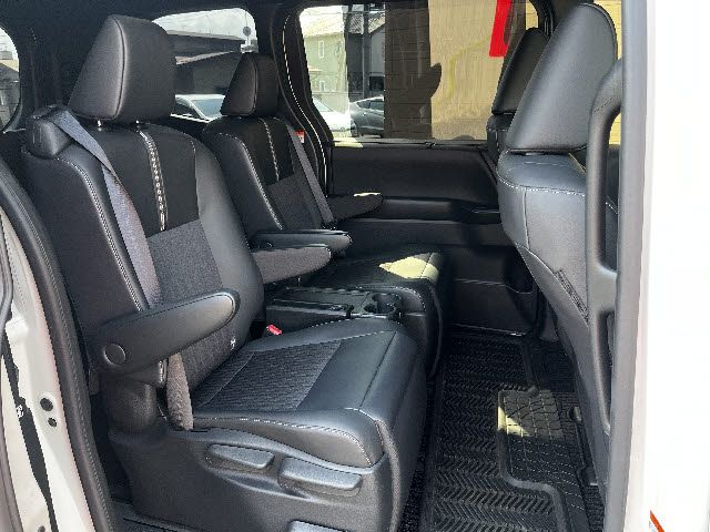 TOYOTA NOAH HYBRID 2024 Image 31