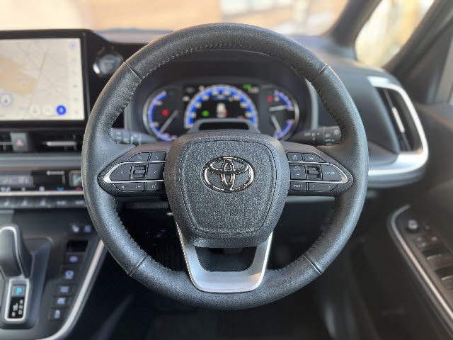 TOYOTA NOAH HYBRID 2024 Image 31