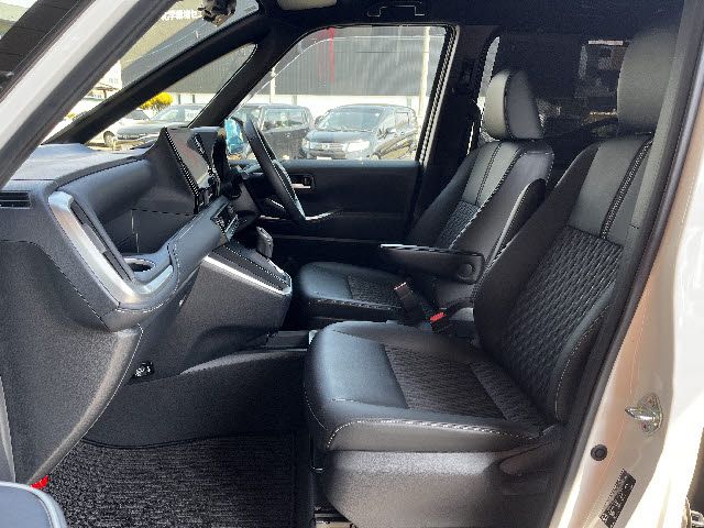 TOYOTA NOAH HYBRID 2024 Image 31