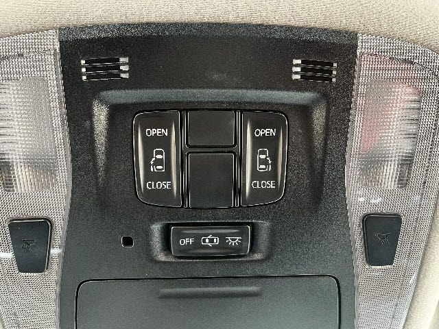 TOYOTA VELLFIRE 2016 Image 31