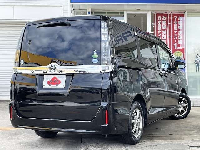 TOYOTA VOXY 2014 Image 31