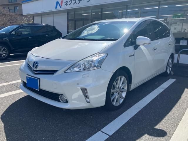 TOYOTA PRIUS ALPHA 2013 Image 31