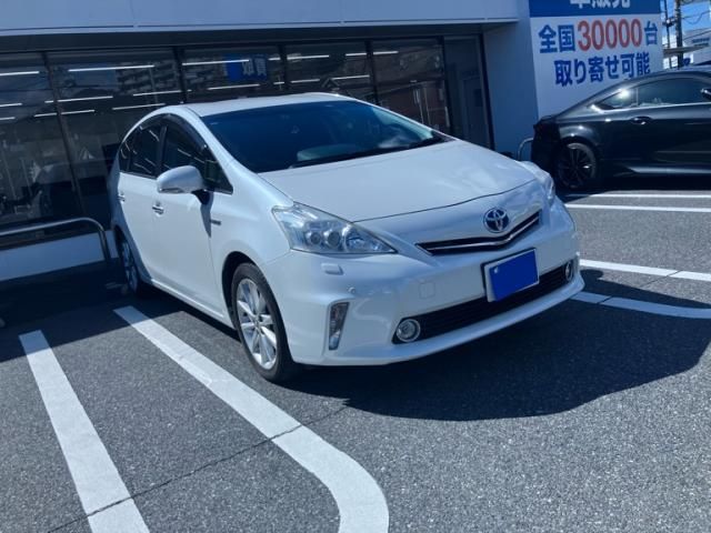 TOYOTA PRIUS ALPHA 2013 Image 31