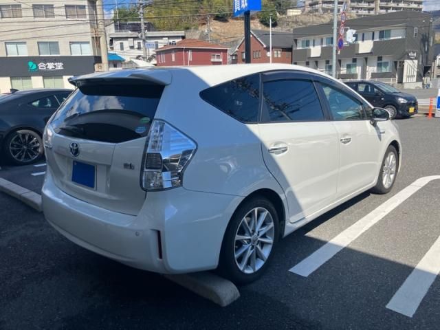 TOYOTA PRIUS ALPHA 2013 Image 31