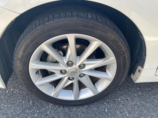 TOYOTA PRIUS ALPHA 2013 Image 31