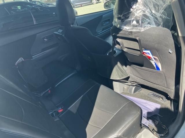 TOYOTA PRIUS ALPHA 2013 Image 31