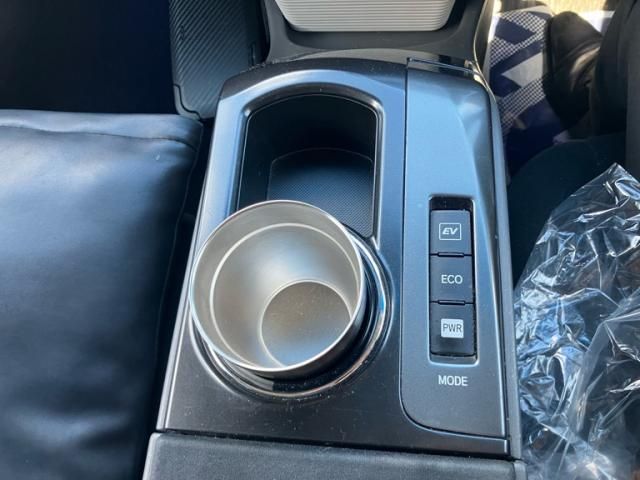 TOYOTA PRIUS ALPHA 2013 Image 31