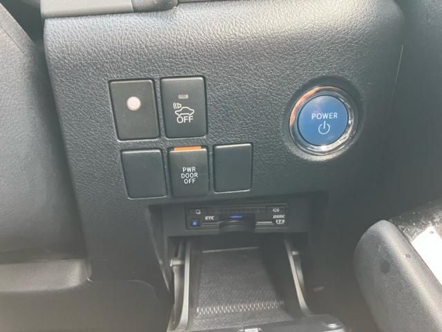 TOYOTA ALPHARD HYBRID 4WD 2015 Image 31